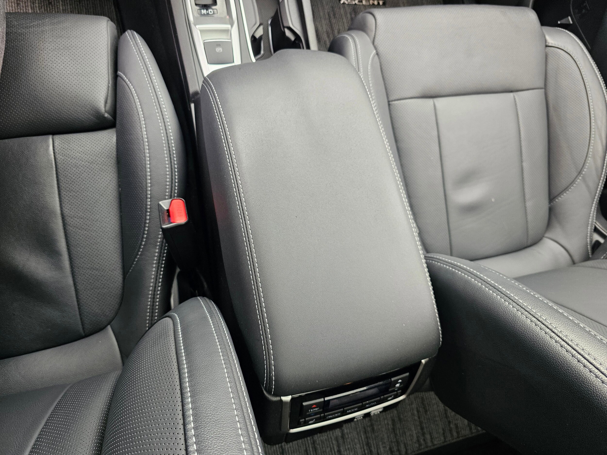 Used 2023 Ice Silver Metallic Subaru Limited image 41