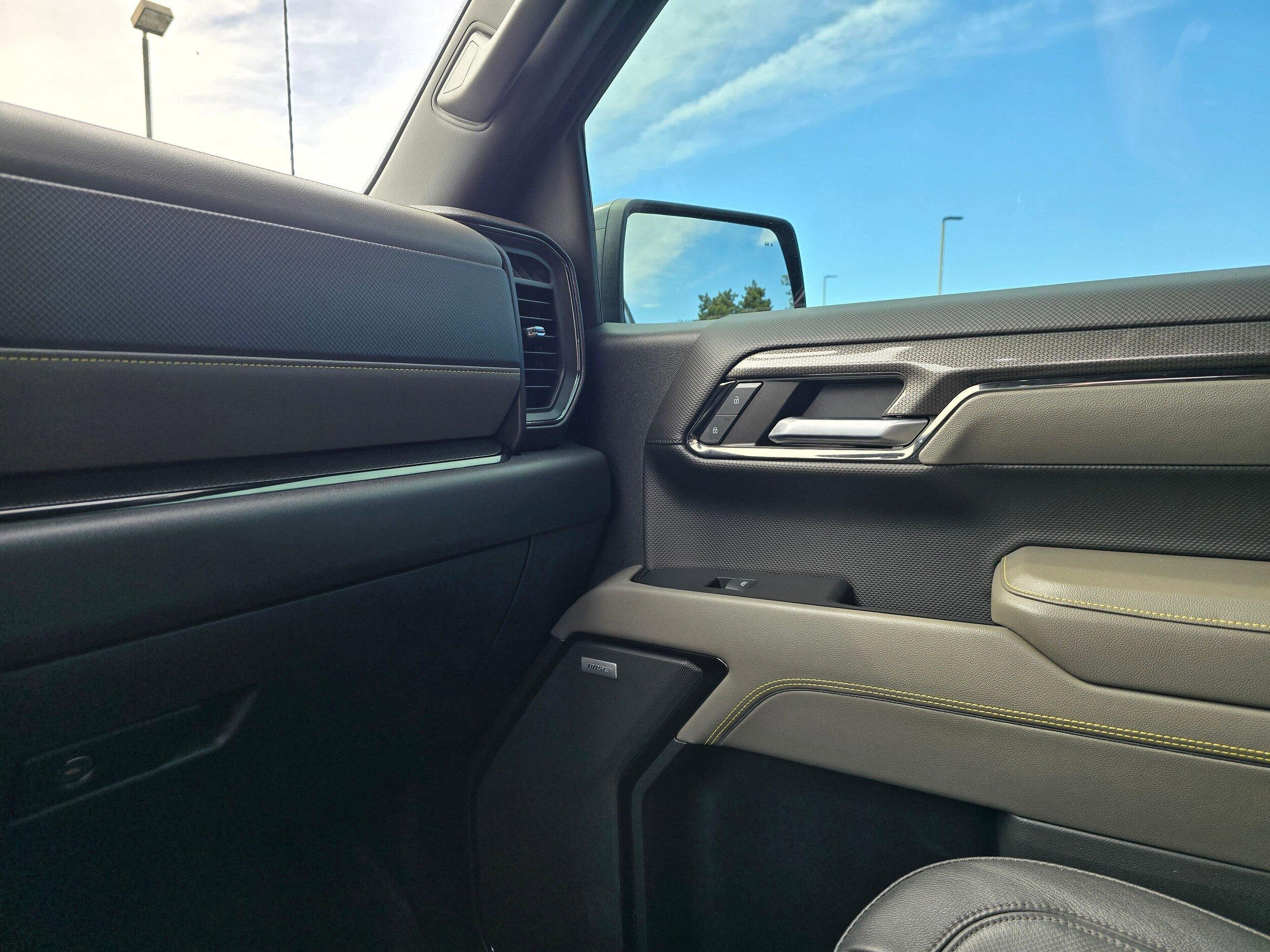 Used 2023 Black Chevrolet ZR2 image 27