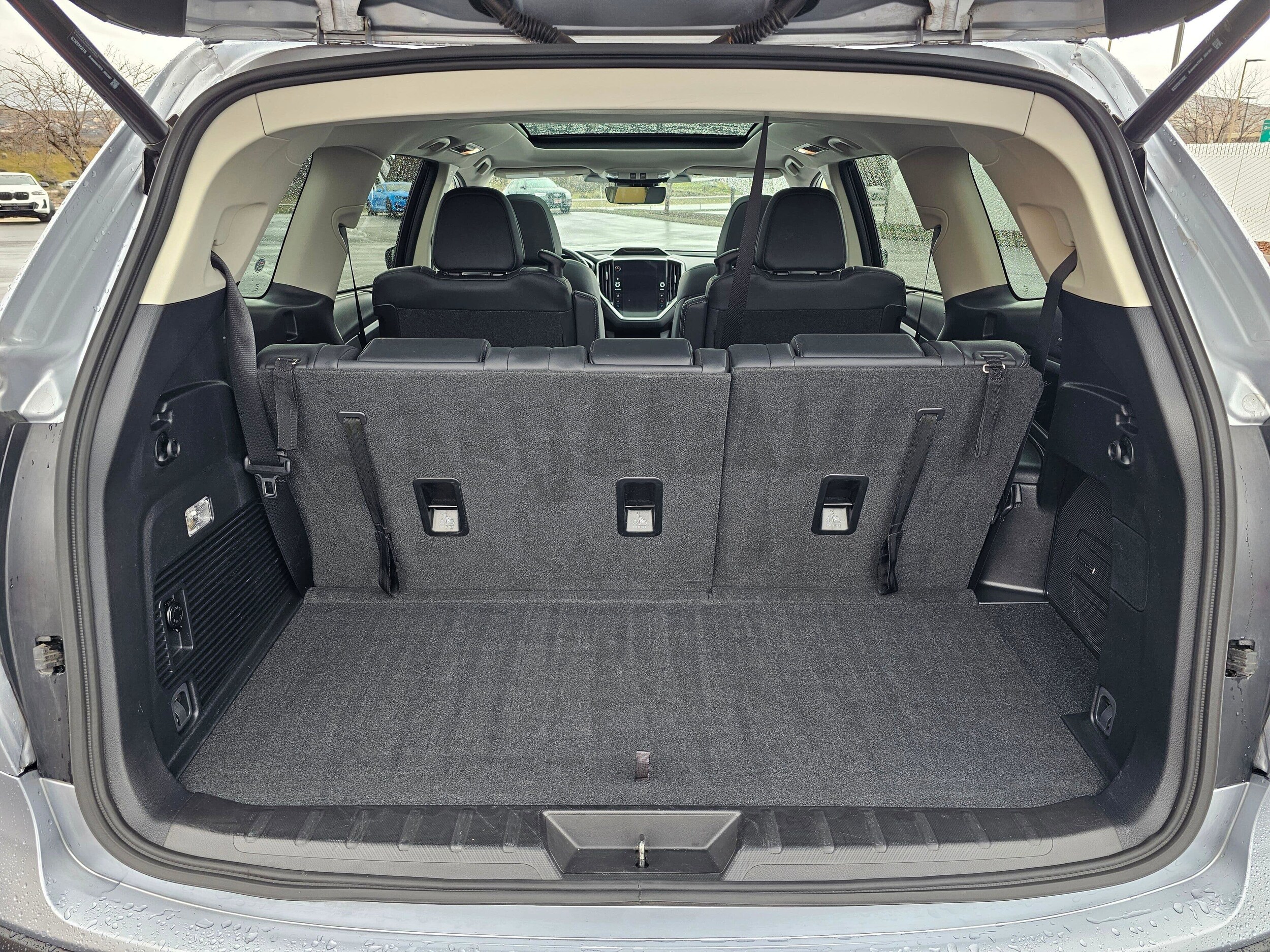 Used 2023 Ice Silver Metallic Subaru Limited image 26