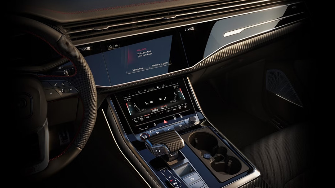 Interior view of the Audi SQ7 and its technology