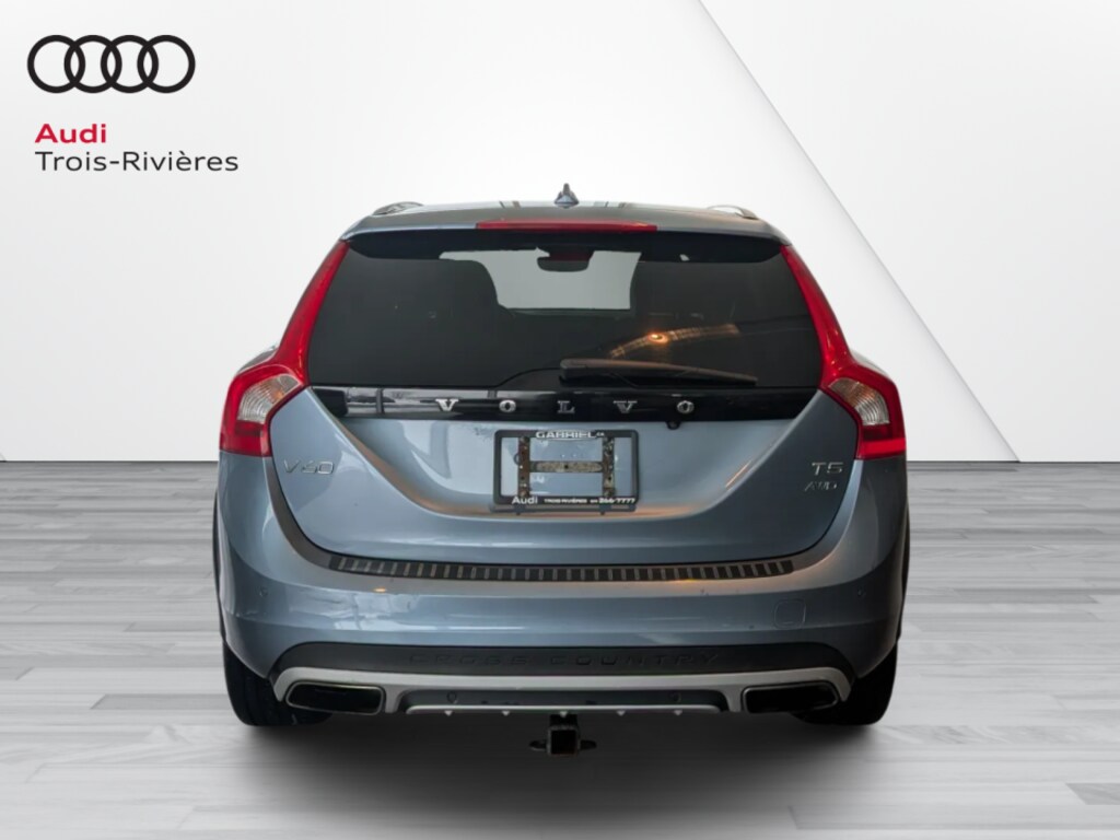 Used 2018 Volvo T5 Très Propre, Toit Ouvrant, Bas Km, Cuir, AWD Wagon