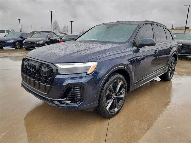 2025 Audi Q7 55 Premium Plus photo 3