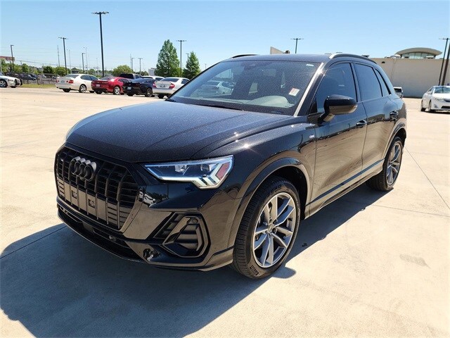 2024 Audi Q3 S line Premium Plus photo 3
