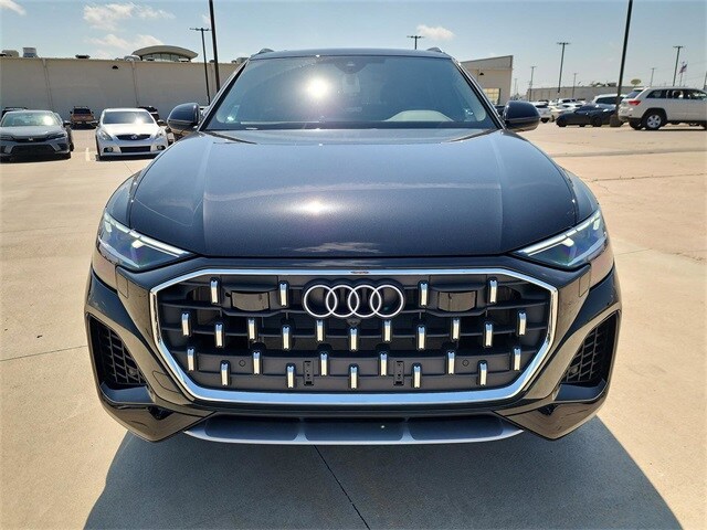 2025 Audi Q8 55 Premium Plus photo 2
