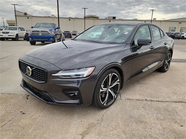 2024 Volvo S60 B5 Core photo 3