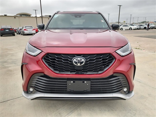 Used 2023 Toyota Highlander XSE with VIN 5TDKDRAH2PS024281 for sale in Tulsa, OK