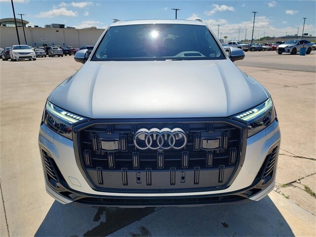 2025 Audi Q7 55 Prestige photo 2