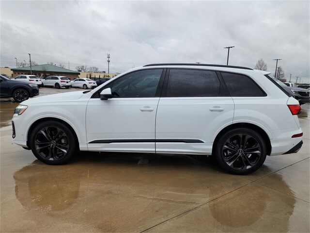 2025 Audi Q7 55 Prestige photo 4