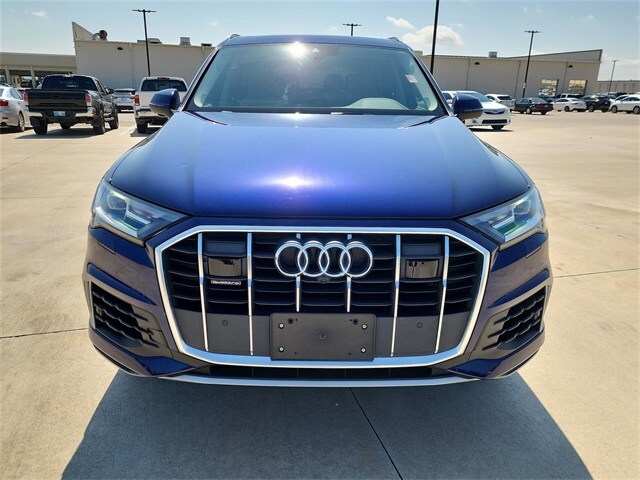 2022 Audi Q7 45 Premium Plus photo 2