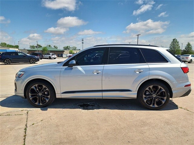 2025 Audi Q7 55 Prestige photo 4