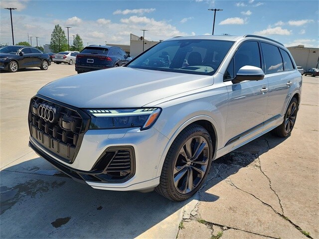 2025 Audi Q7 55 Prestige photo 3
