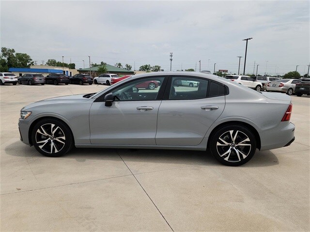 2024 Volvo S60 B5 Core photo 4