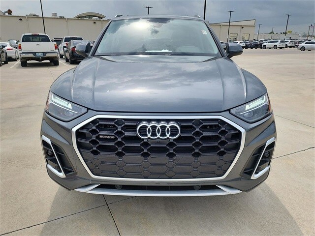 2025 Audi Q5 45 S line Premium Plus photo 2