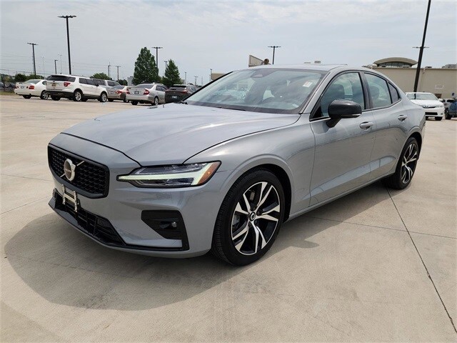 2024 Volvo S60 B5 Core photo 3