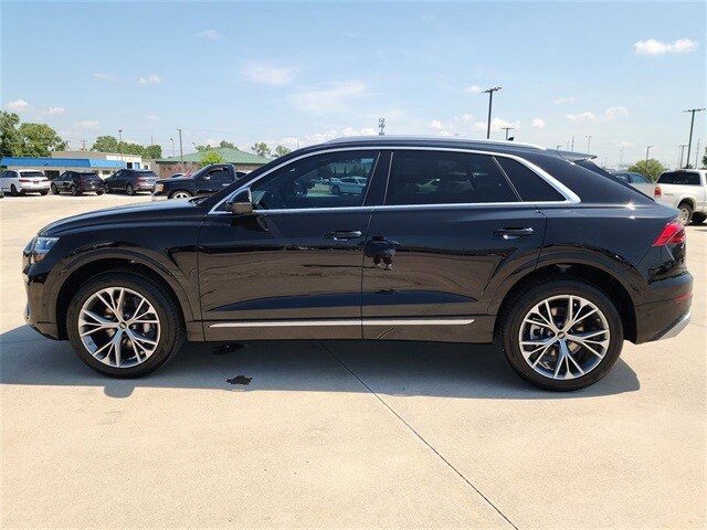 2025 Audi Q8 55 Premium Plus photo 4