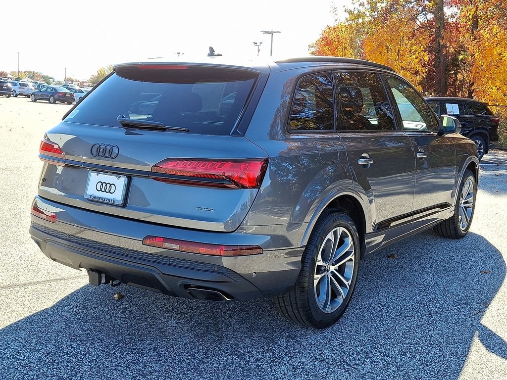 New 2026 Audi Q7 45 Premium SUV