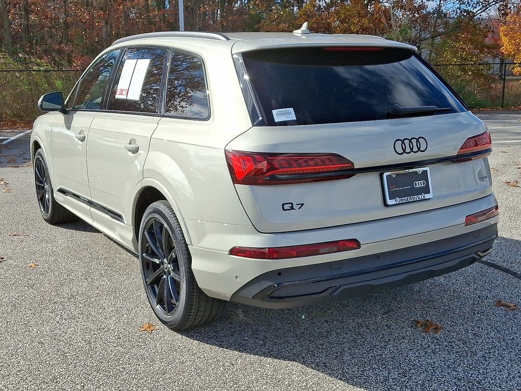 Used 2024 Audi Q7 55 Premium Plus SUV