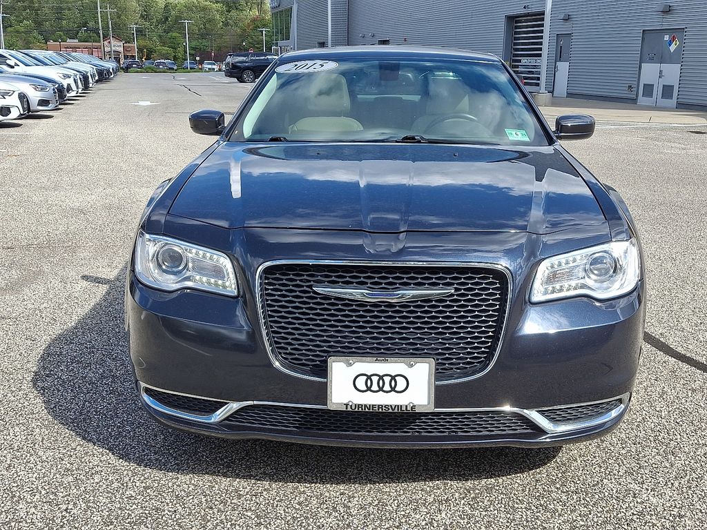 2016 Chrysler 300 Limited photo 2
