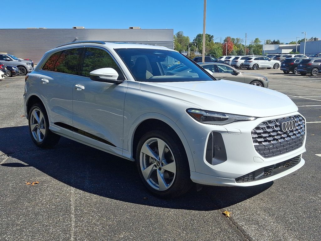 2025 Audi Q5 2.0T Premium Plus photo 2