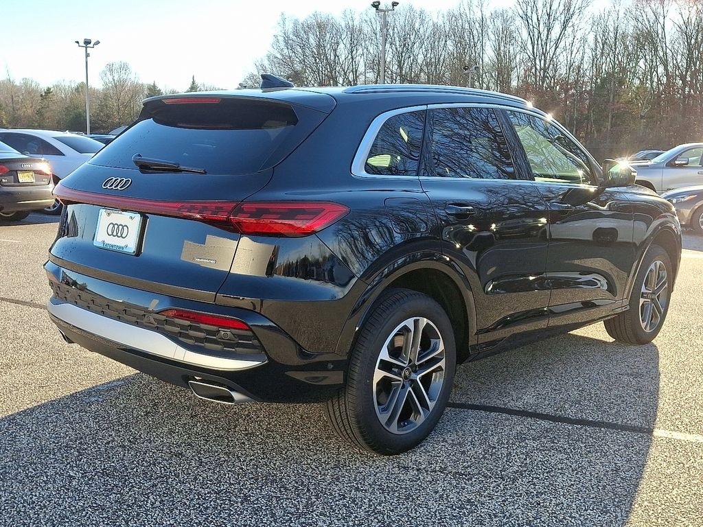 New 2025 Audi Q5 2.0T Premium SUV