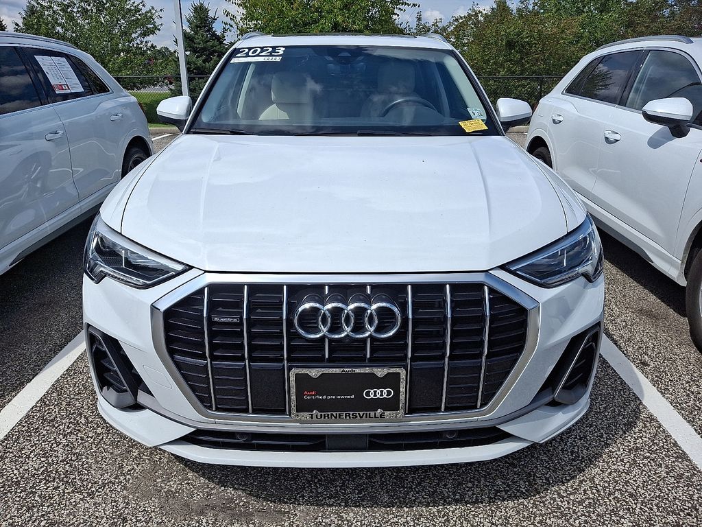 2023 Audi Q3 S line Premium Plus photo 2