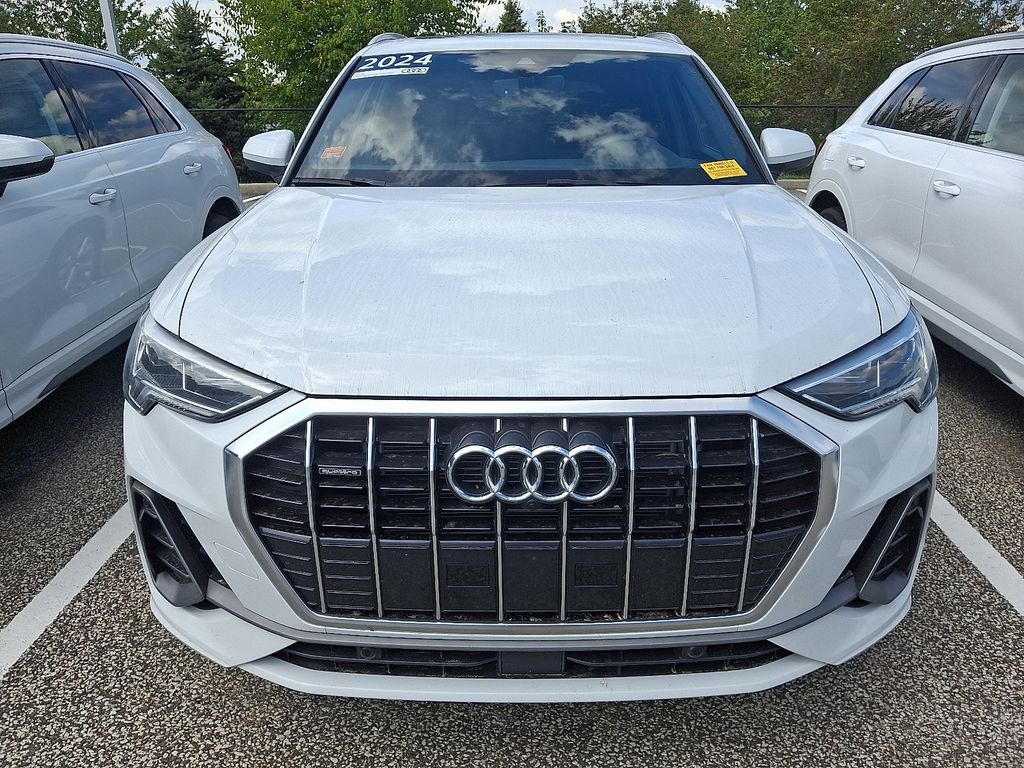 2024 Audi Q3 S line Premium Plus photo 2