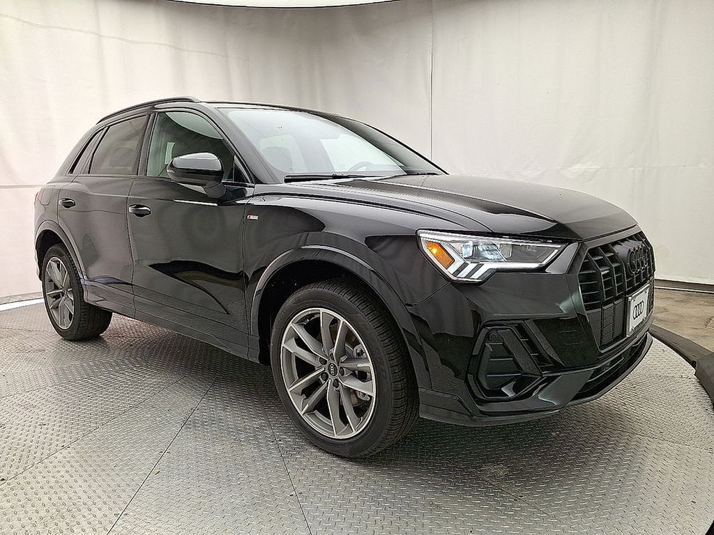 2025 Audi Q3 45 TFSI S line Premium photo 2