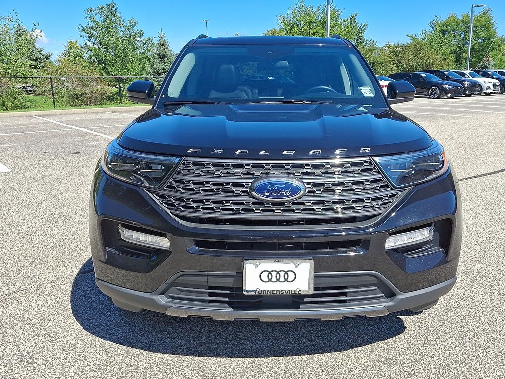 2022 Ford Explorer XLT photo 2