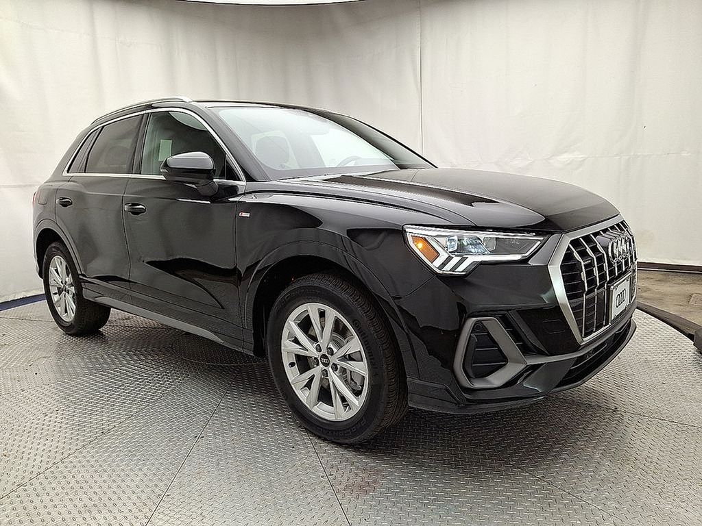 2025 Audi Q3 45 TFSI S line Premium photo 2