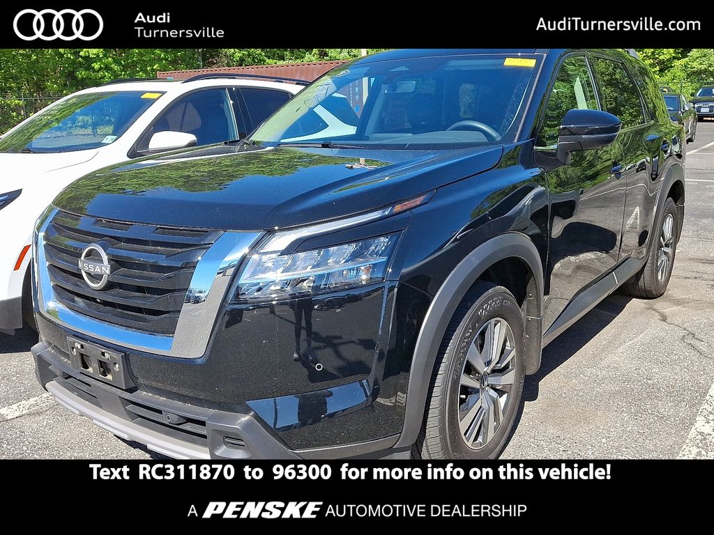 2024 Nissan Pathfinder SL 4WD's photo
