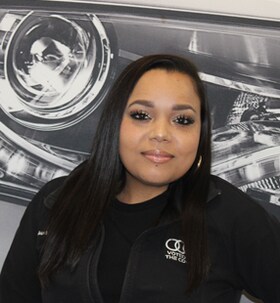 Staff member Vanessa Martinez from ID_38db4abfc1a4