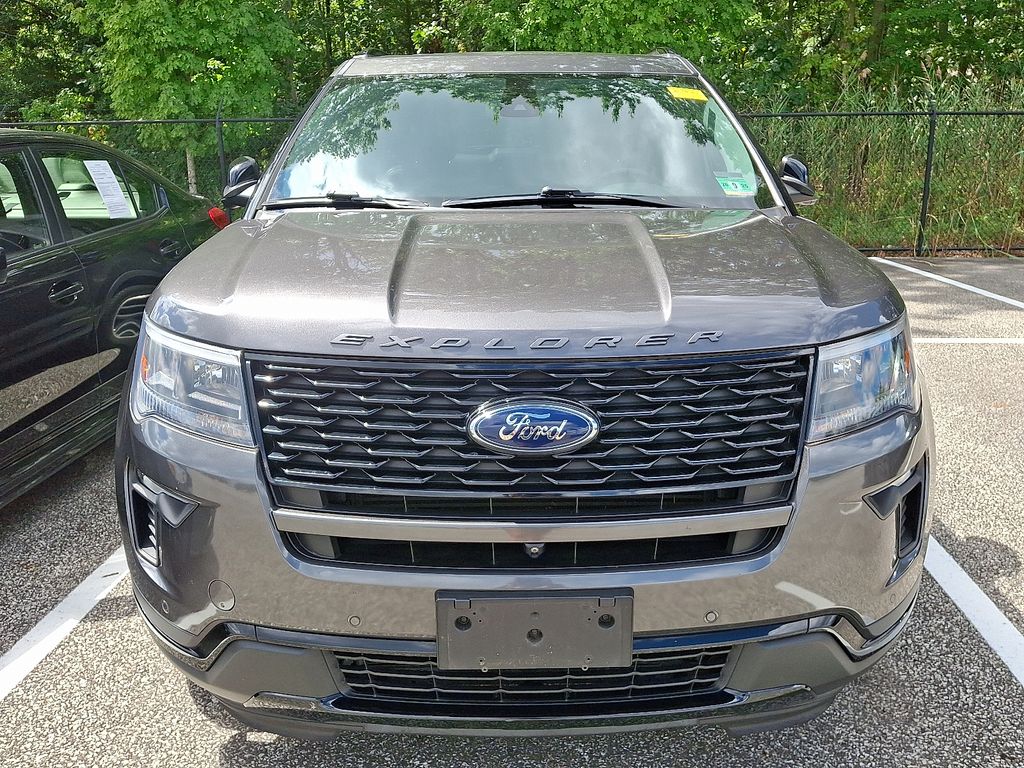 2018 Ford Explorer Sport photo 2
