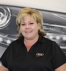 Staff member Dana McClain from ID_38db4abfc1a4