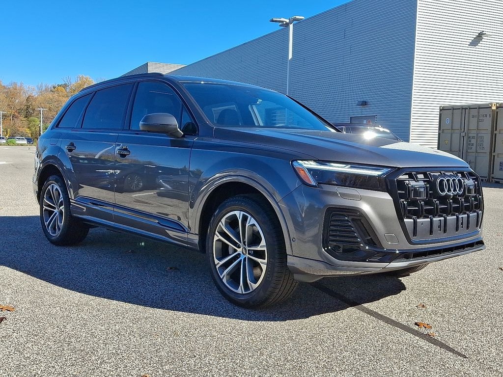 New 2026 Audi Q7 45 Premium SUV