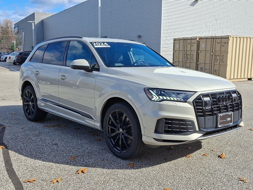 Used 2024 Audi Q7 55 Premium Plus SUV