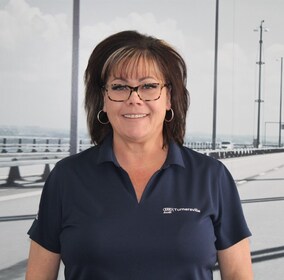 Staff member Dana McClain from ID_38db4abfc1a4
