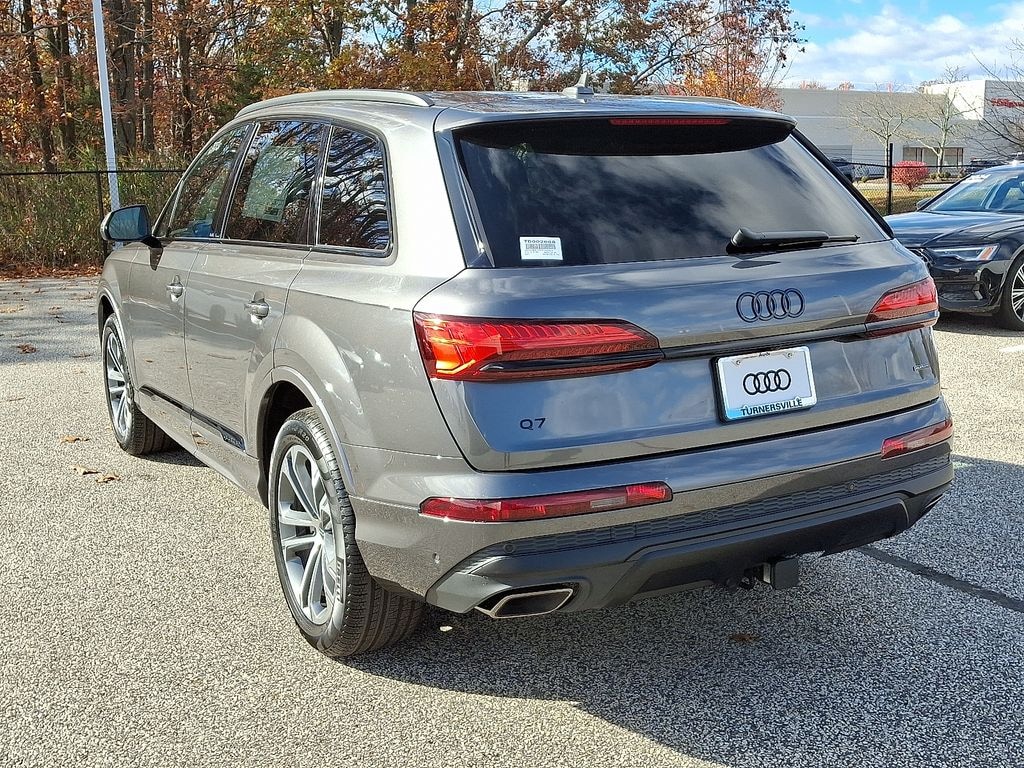 New 2026 Audi Q7 45 Premium SUV