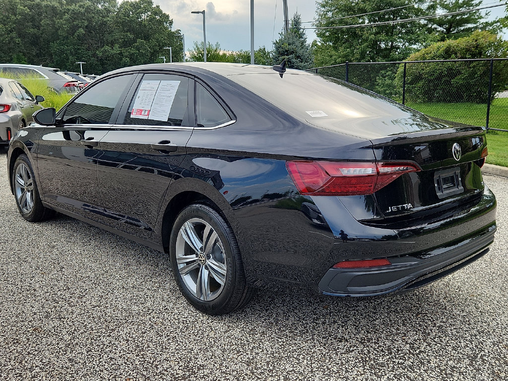 Used 2024 Volkswagen Jetta 1.5T SE Sedan
