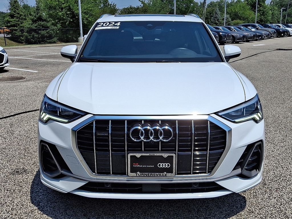 2024 Audi Q3 S line Premium Plus photo 2