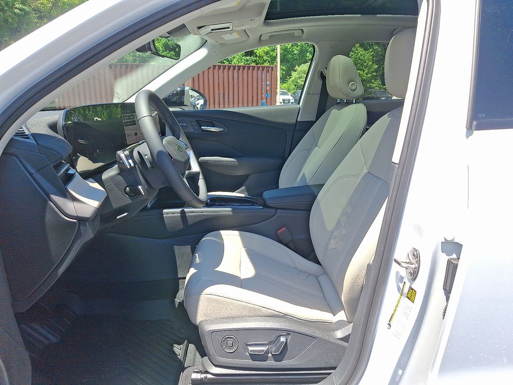 2026 Audi Q3 Base - Photo 6