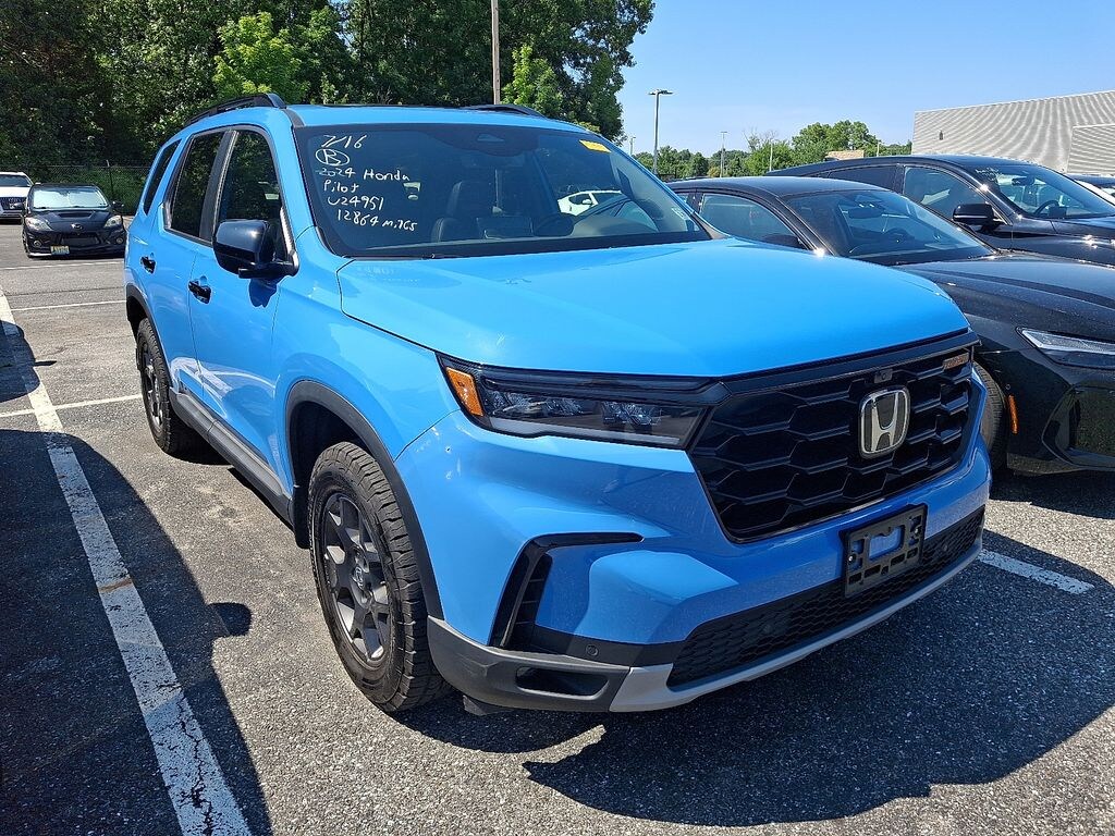 Used 2024 Honda Pilot TrailSport SUV