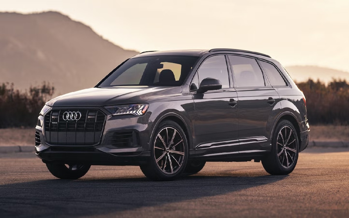 2024_black_audi_q7.jpg