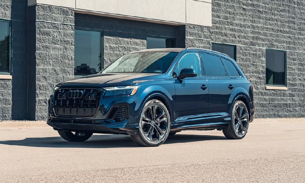 2025_blue_audi_q7.jpg