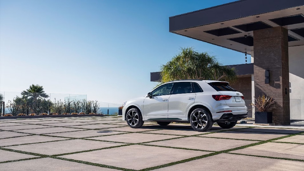 2025_white_audiq3.jpg