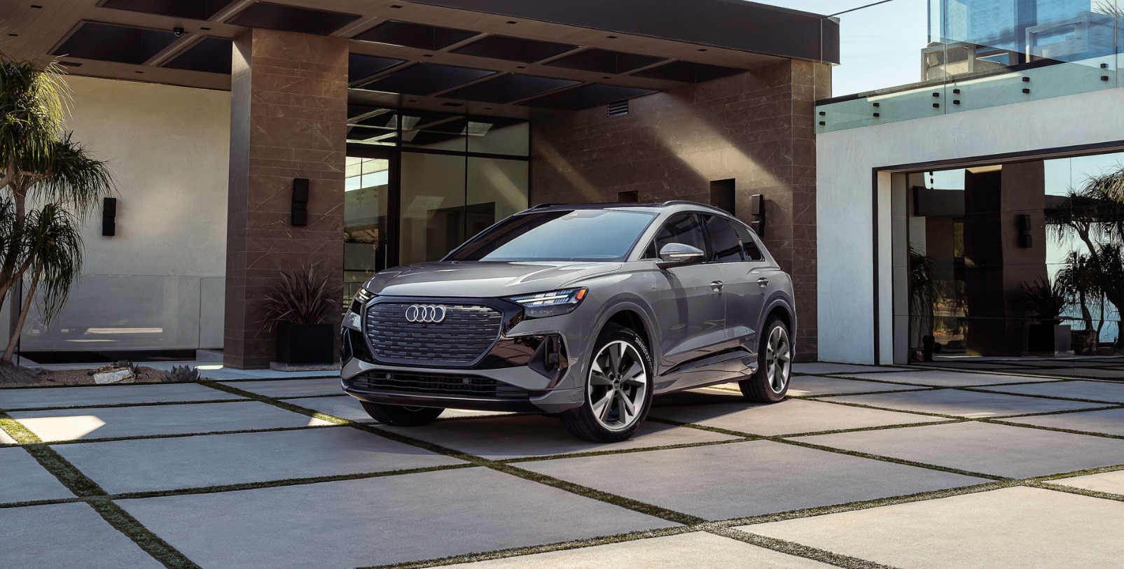2025_audi_q4_e-tron.jpg