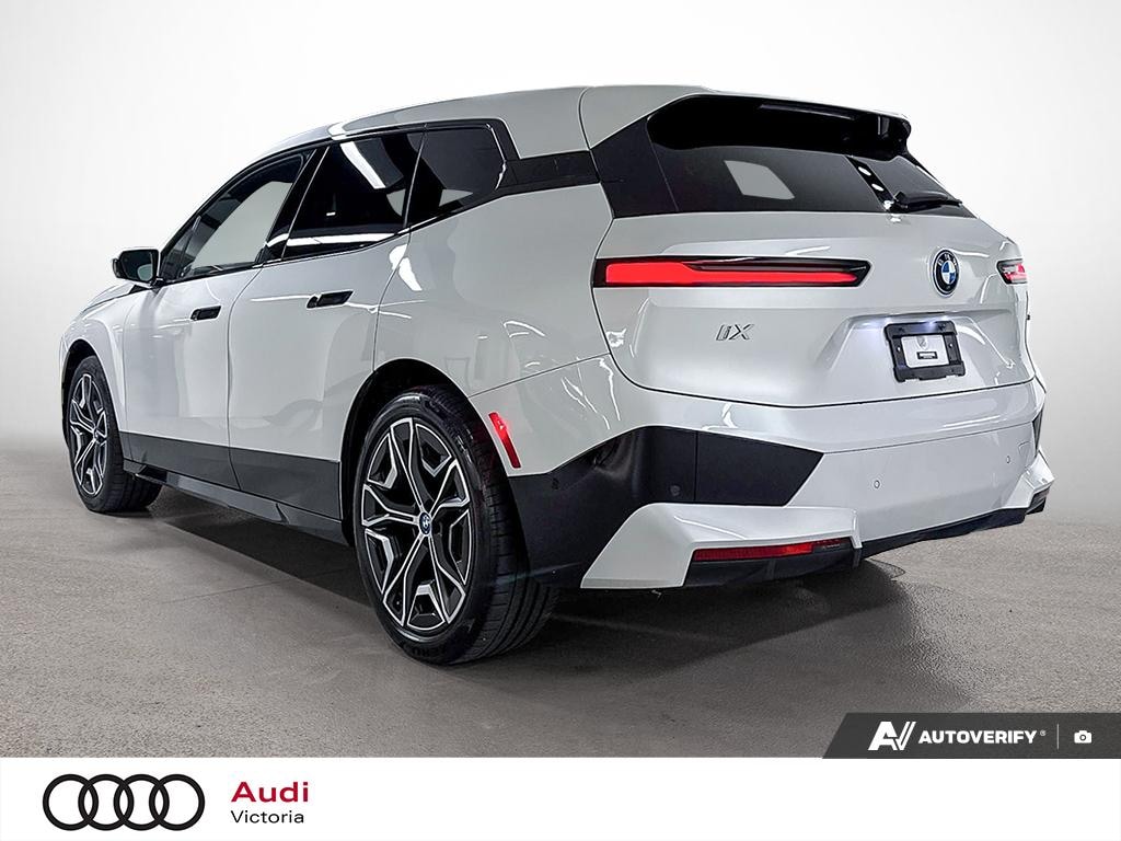 Used 2023 BMW xDrive40 SUV