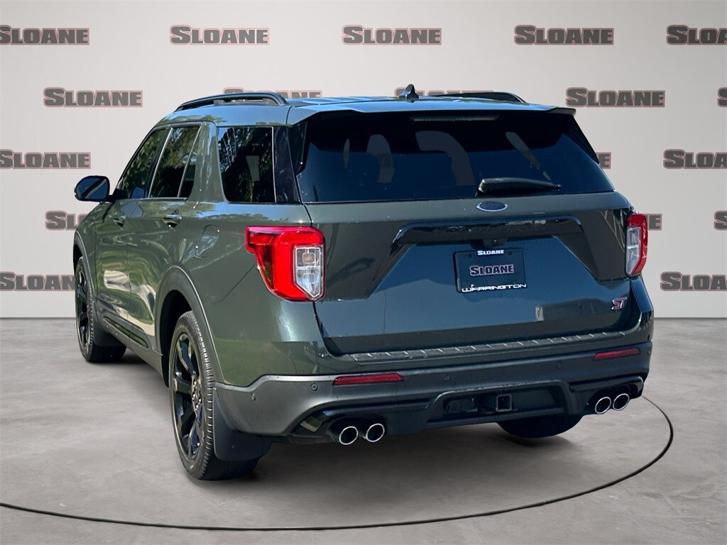 2022 Ford Explorer ST photo 2