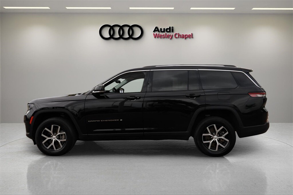 2023 Jeep Grand Cherokee Limited photo 2
