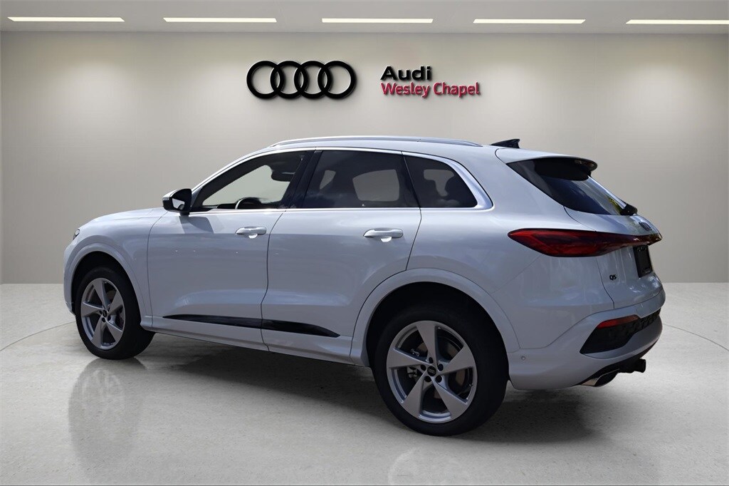 2025 Audi Q5 2.0T Premium Plus photo 3