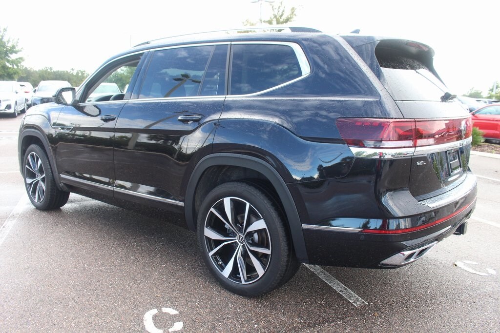 2024 Volkswagen Atlas SEL Premium R-Line photo 2